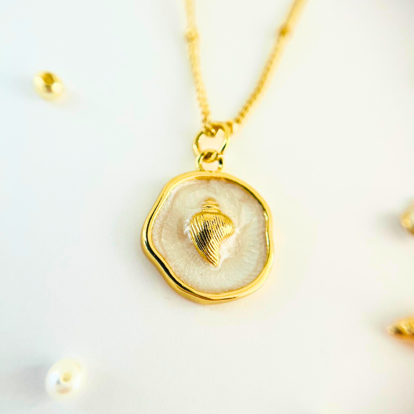 Ocean Charm Volute Shell Enamel Pendant Necklace - Gold Plated Layering Jewellery