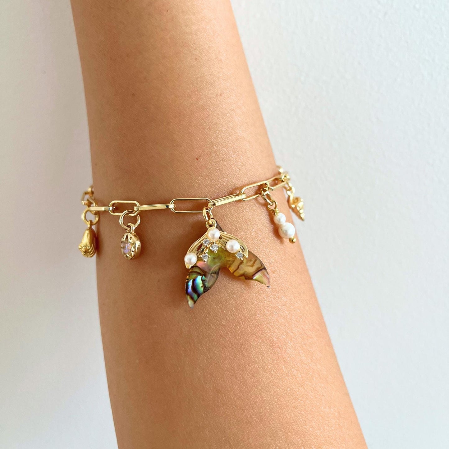 Mermaid Bracelet Ocean Charm Fish Shell Pearl Gold Plated Sea Life Jewelry Dainty Adjustable Beach Bracelet Women BF Birthday Gift Daughter